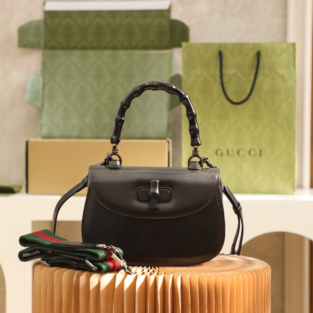GUCCI BAMBOO 1947 SMALL TOP HANDLE BAG GUCCI BAMBOO 1947 SMALL TOP HANDLE BAG