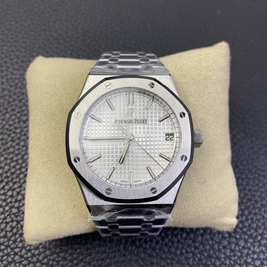 The Audemars Piguet Royal Oak 15500ST.OO.1220ST.04 watch The Audemars Piguet Royal Oak 15500ST.OO.1220ST.04 watch